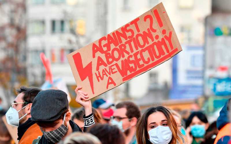 Parlament Europejski przyjął rezolucję ws. aborcji w Polsce 