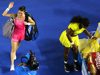 Serena Williams beats Agnieszka Radwanska in Australian Open semi-final 
