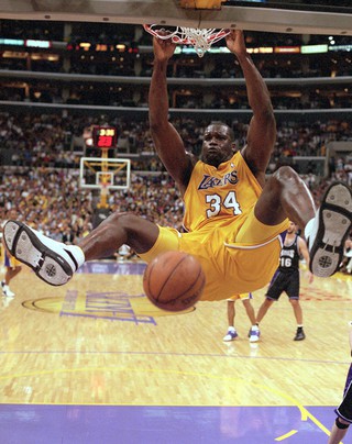 PrintMore NBA Lakers to honor Shaquille O'Neal with statue outside Staples Center