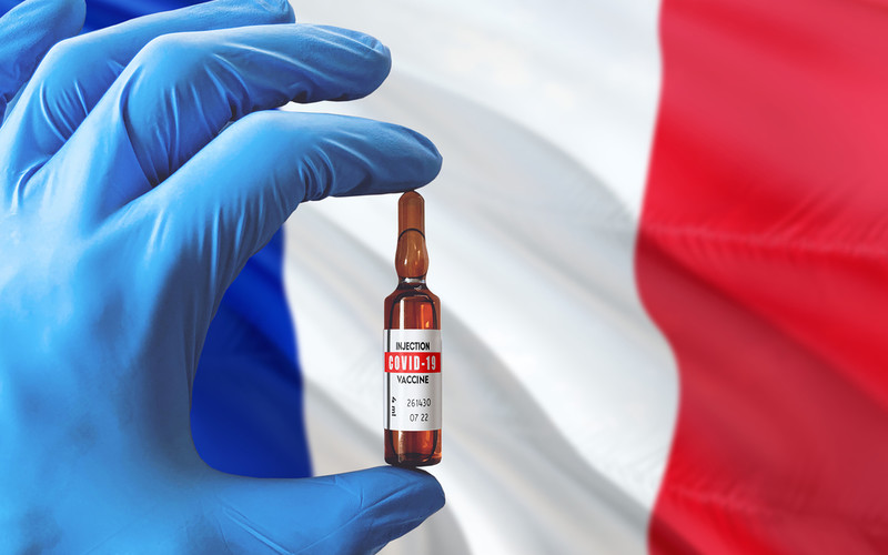 France: Elderly people and health workers with priority access to vaccination