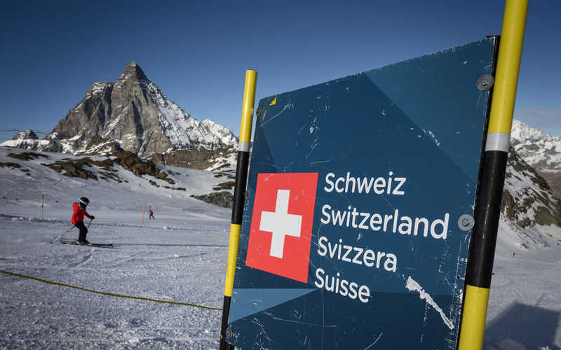 Szwajcaria: Dane wskazują na słabnięcie drugiej fali epidemii koronawirusa