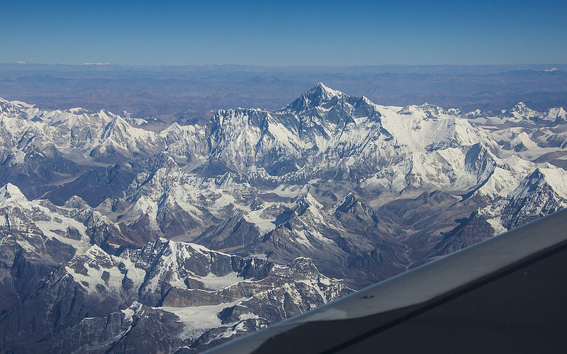 Wznowiono loty widokowe wokół Everestu