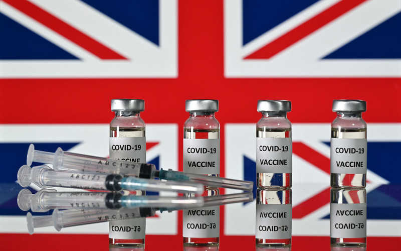 50 szpitali w UK otrzyma dziś pierwsze szczepionki