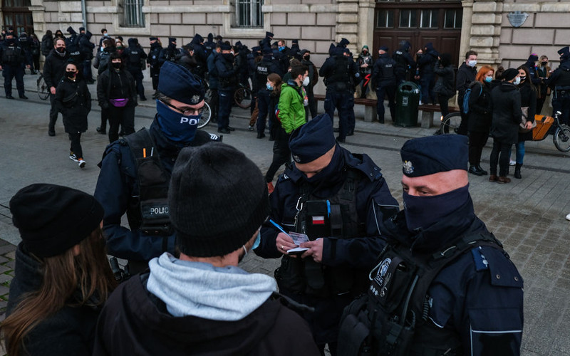 Członkinie Strajku Kobiet: Policja jest brutalna i łamie prawo