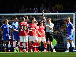 Arbiter meczu Chelsea-Arsenal przeprosił za fatalny błąd