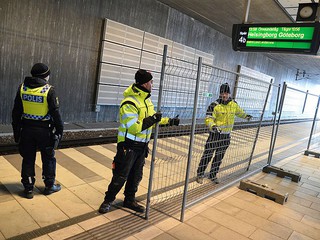 Szwecja przedłuża kontrole na granicach w obawie przed kolejnymi imigrantami