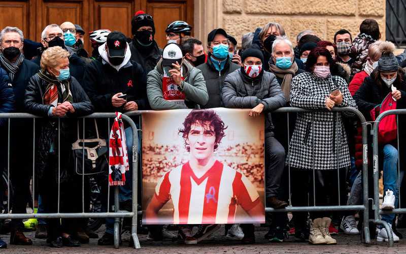 W trakcie pogrzebu Paolo Rossiego okradziono jego dom