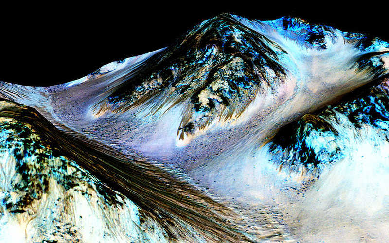 Ciekłej wody na Marsie może być mniej, niż sądzono