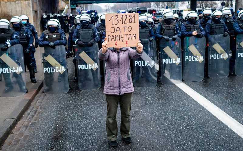 Poles protest on anniversary of communist-era crackdown
