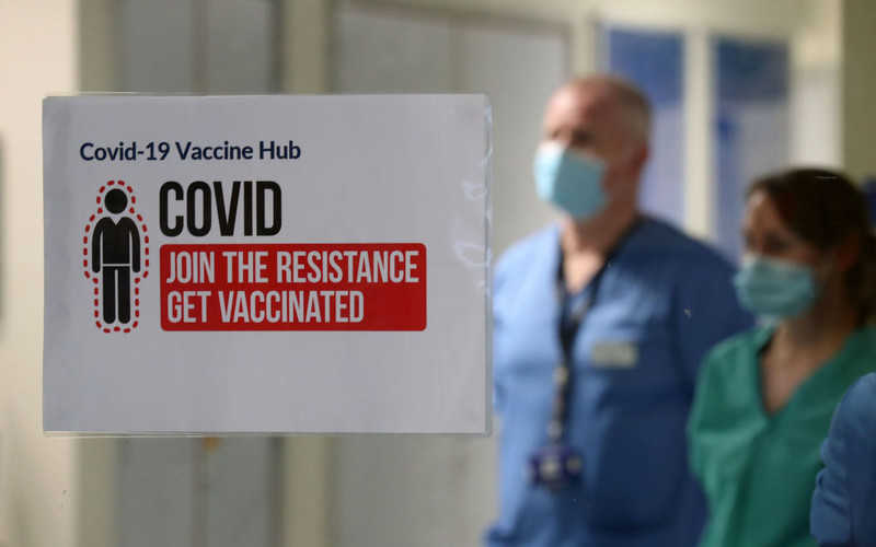 Anglia: Przychodnie rozpoczynają dziś szczepienia na Covid-19