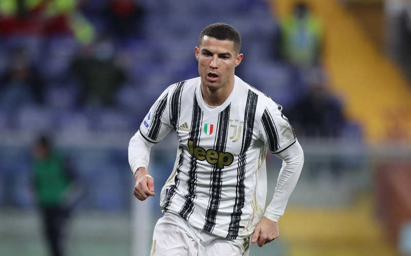 Cristiano Ronaldo scores two penalties in Juventus win at Genoa