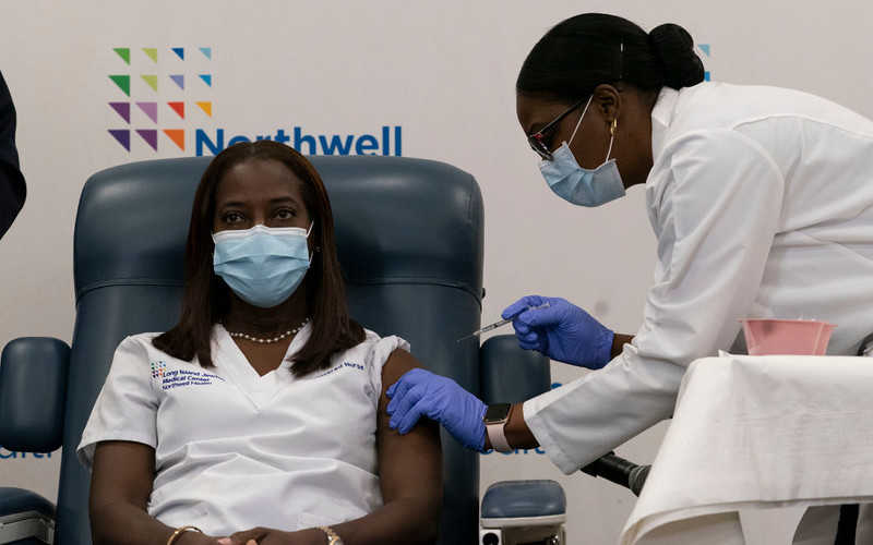 Nowojorska pielęgniarka pierwszą osobą w USA zaszczepioną na Covid-19