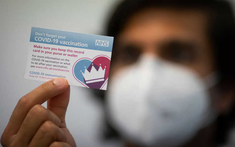 Pierwszy tydzień szczepień w UK za nami. Zaszczepiono już ponad 130 tys. ludzi