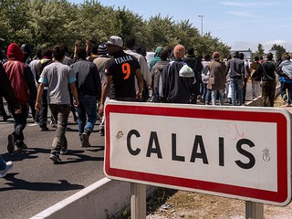 "Anglojęzyczni uchodźcy z Calais powinni trafić do Wielkiej Brytanii"