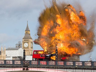 Panika po wybuchu autobusu w centrum Londynu
