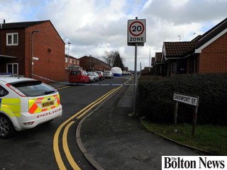39-letni Polak z Bolton zaatakowany maczetami. Osierocił 5-letnią córkę