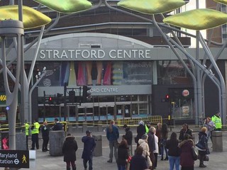 Ewakuacja centrum handlowego na Stratford