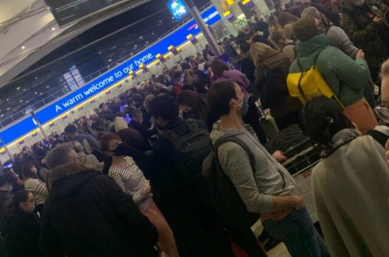 Thousands leave UK before borders close despite risk they could carry Covid 