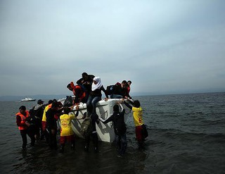 Grecki minister obrony: Zawracać do Turcji łodzie z migrantami