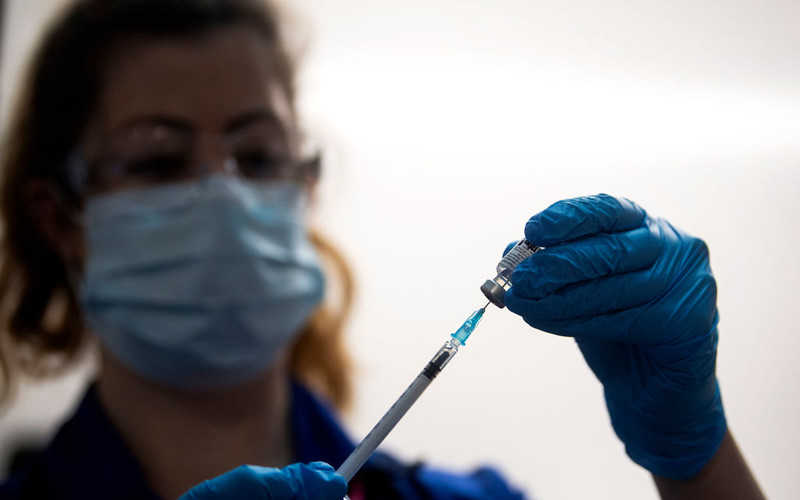 Pierwsze szczepionki dotrą do Polski 26 grudnia 