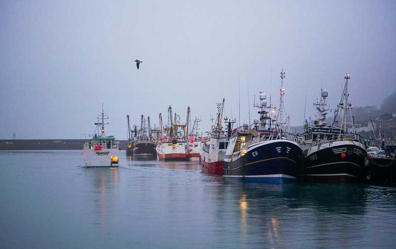 Irlandzkie MSZ: Sporny zapis o rybołówstwie opóźnia podpisanie umowy UK-UE