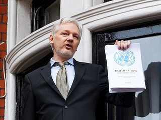 Szwecja: Prokuratura chce przesłuchać Assange'a mimo opinii grupy ONZ