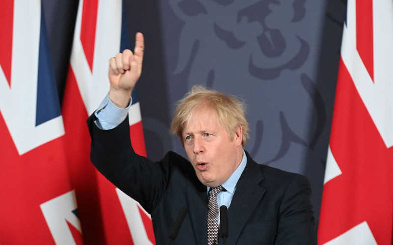 Johnson o kompromisie z UE: "Chcieliśmy mieć trzy lata, skończyło się na pięciu"