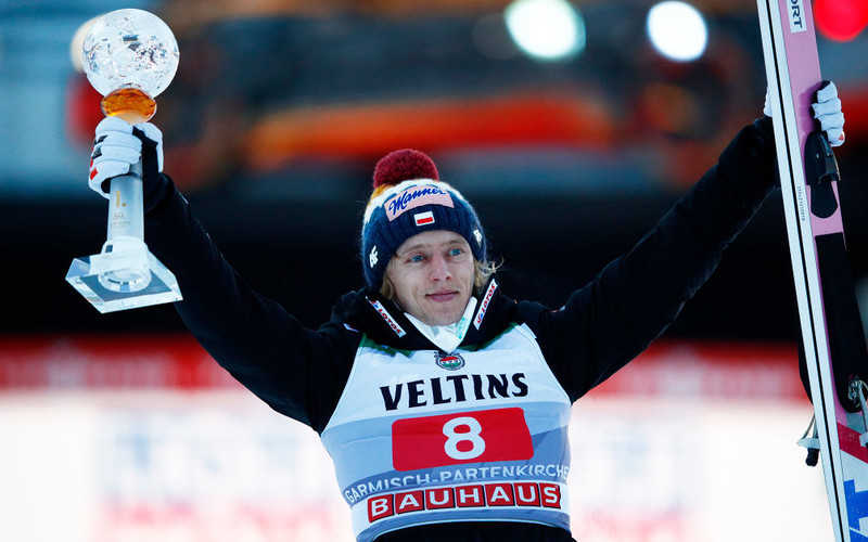 Four Hills: Dawid Kubacki breaks hill record to win at Garmisch