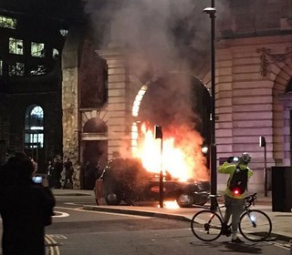 Londyn: "Czarna taksówka" stanęła w ogniu. Kierowcy udało się uciec