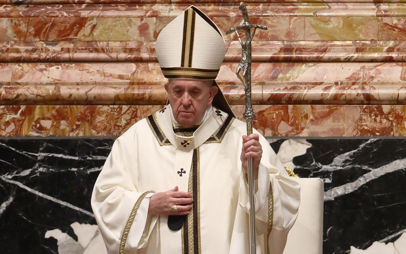 The Pope is critical of going to Christmas. "You need more care for others"