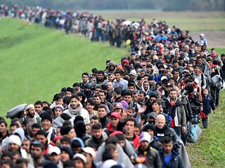 W ciągu pierwszych 6 tygodni roku do Europy przybyło 80 000 uchodźców