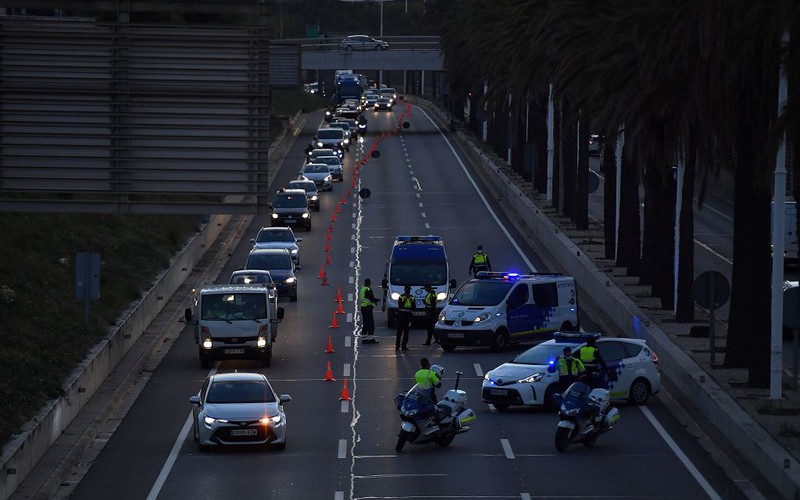 Catalonia imposes perimetral lockdown in municipalities in bid to slow coronavirus spread