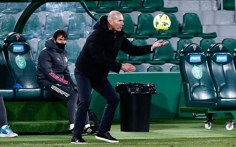 Zidane w izolacji po kontakcie z zakażoną osobą