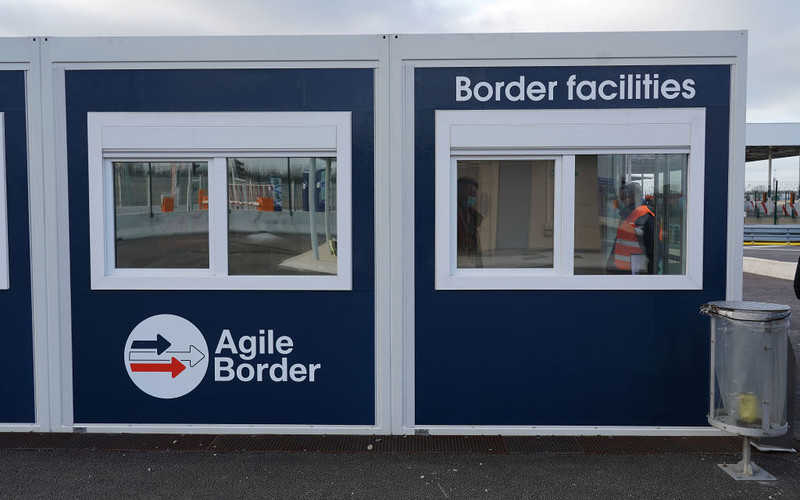 Francja: Granica z Wielką Brytanią pozostanie zamknięta do odwołania