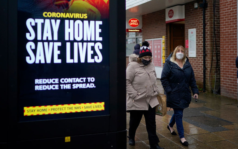 UK sees highest daily coronavirus death toll as cases hit new record high of more than 68,000