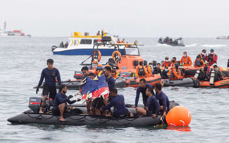 Katastrofa Boeinga 737 w Indonezji: Z morza wydobyto ludzkie szczątki