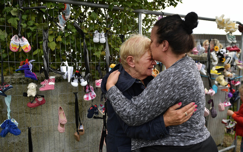 Irlandia: 9 000 dzieci zmarło w domach samotnej matki