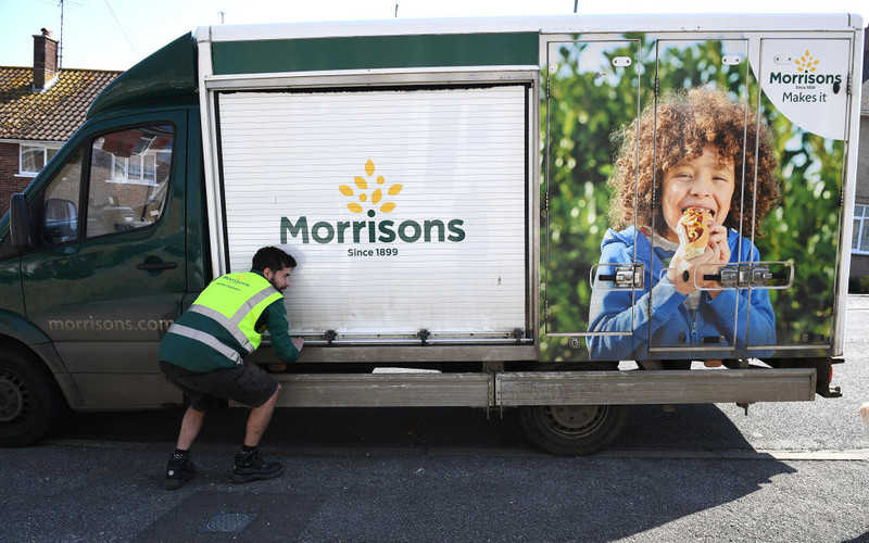 Morrisons jako pierwszy supermarket w UK zapłaci pracownikom £10 za godzinę