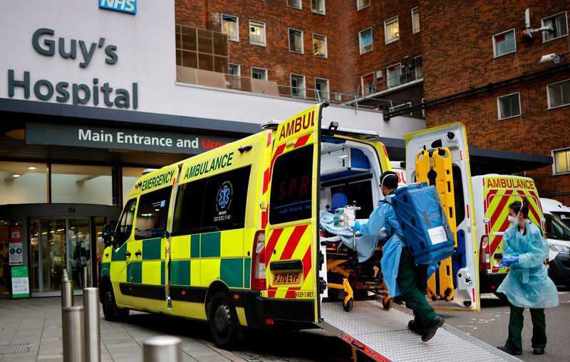 UK: Rekordowo długie kolejki na zabiegi z powodu przeciążenia szpitali
