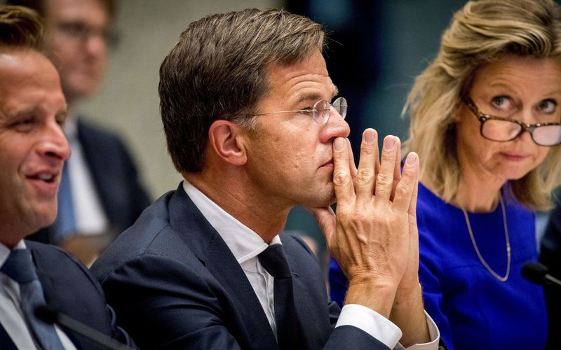 Rząd Holandii podał się do dymisji. W tle skandal z zasiłkami na dzieci