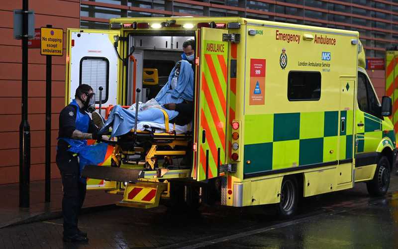 Londyn: Chorzy z Covid-19 odsyłani ze szpitali do innych miast