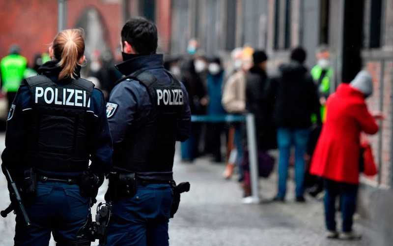 Niemcy przedłużają "twardy lockdown". Mogą powrócić kontrole graniczne