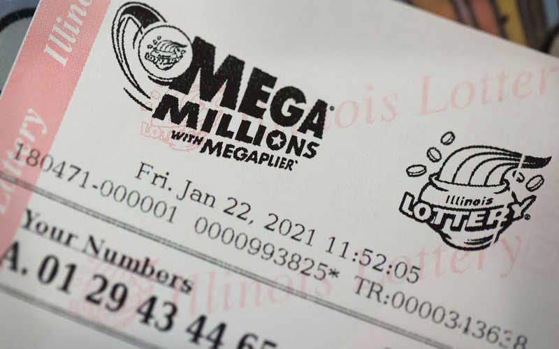 Lucky shopper bags billion dollar lottery prize after trip to supermarket