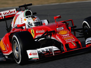 Vettel z Ferrari najszybszy w Barcelonie