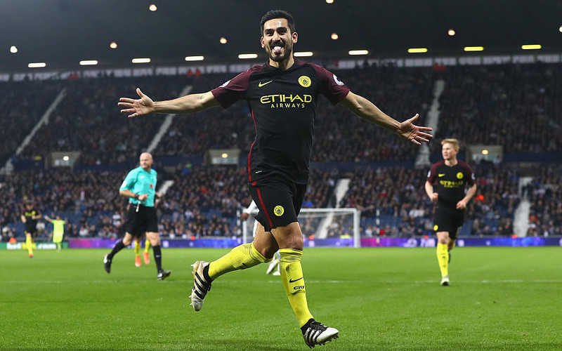 Manchester City go top after Gündogan turns on style in 5-0 rout of West Brom