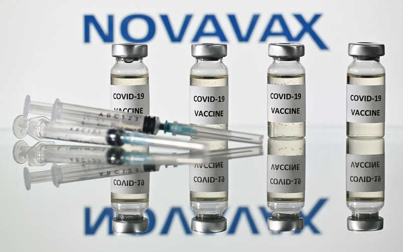 Brytyjczycy przetestowali szczepionkę Novavax z USA. Będzie produkowana w Anglii