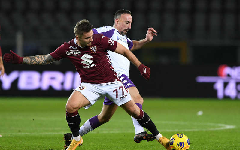 Torino draw with 9-man Fiorentina 1-1 in Serie A