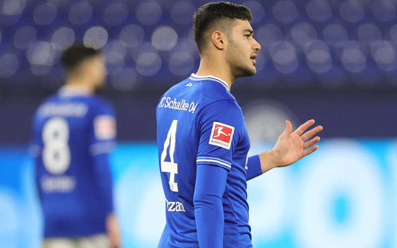 Liverpool complete loan deal for Ozan Kabak