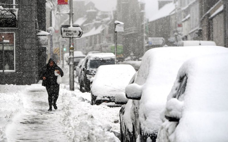 Freezing rain weather warnings and snow forecast for UK as London can expect 