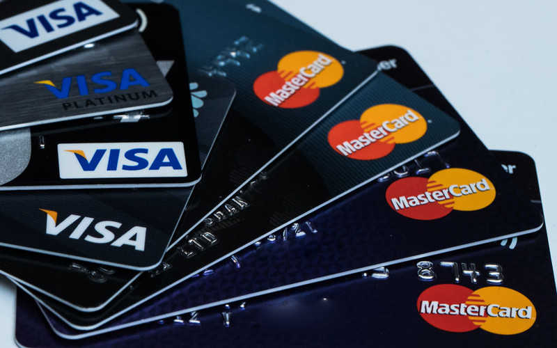 NatWest żegna się z kartami Visa. Klienci dostaną Mastercard